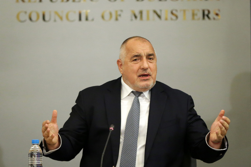 Ясно беше че трудно ще се задържи на власт правителство